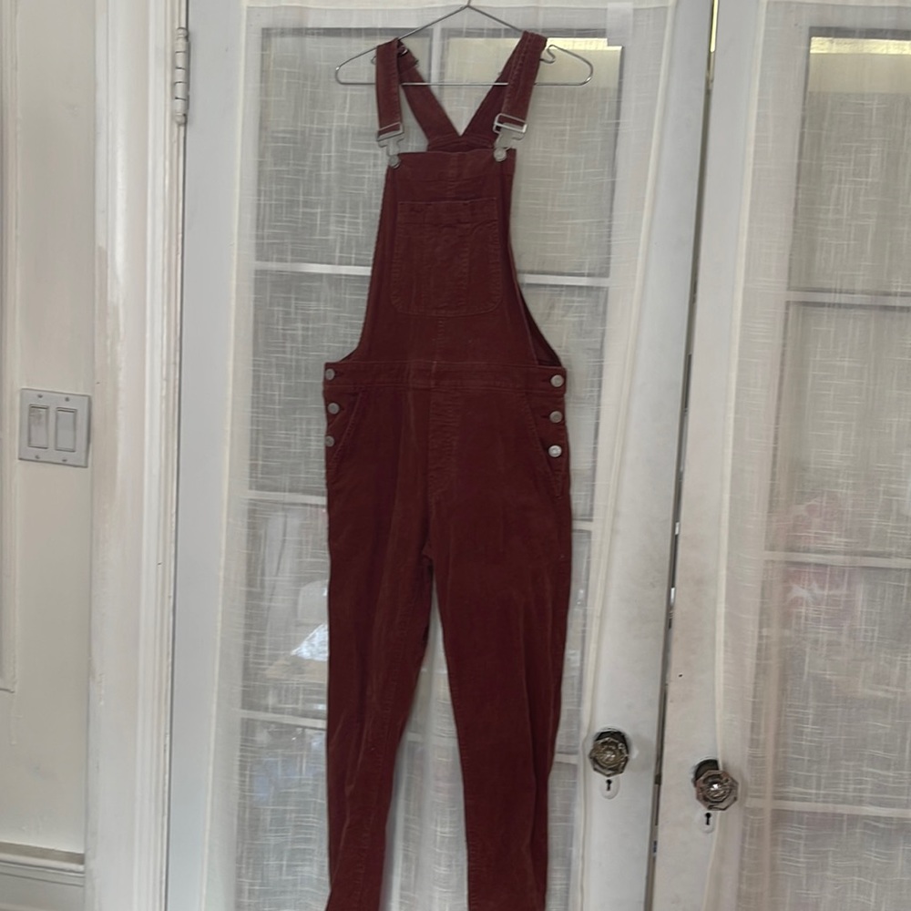 Gap XS BURGUNDY CORDUROY OVERALLS